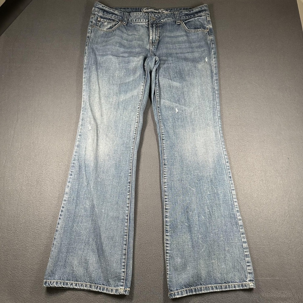 American Eagle Outfitters Light Wash Blue Boyfriend Jeans